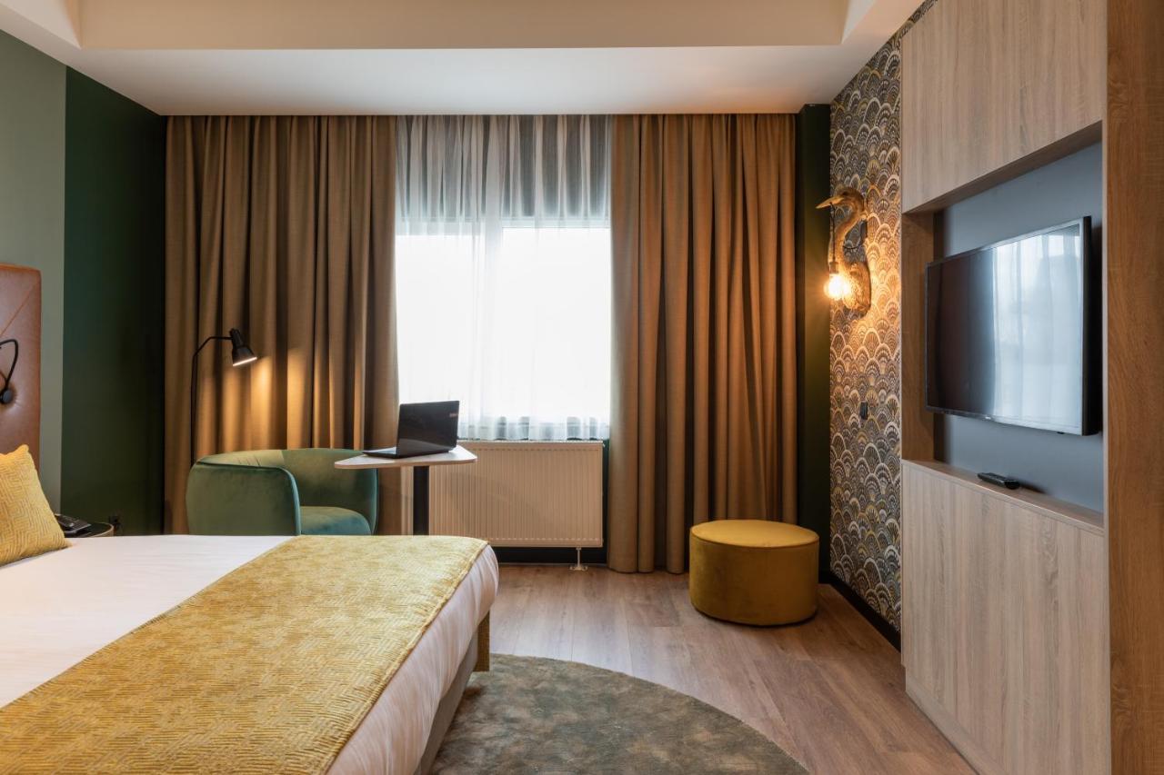 Shanghai Holland Hotel 4*
