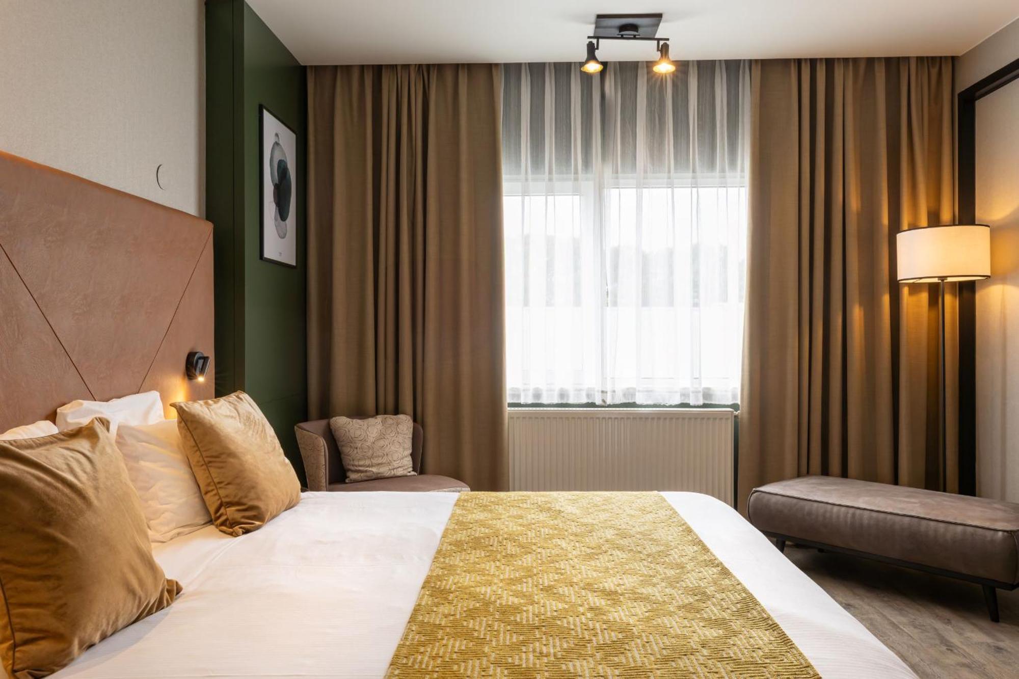 Hotel Shanghai Holland 4*