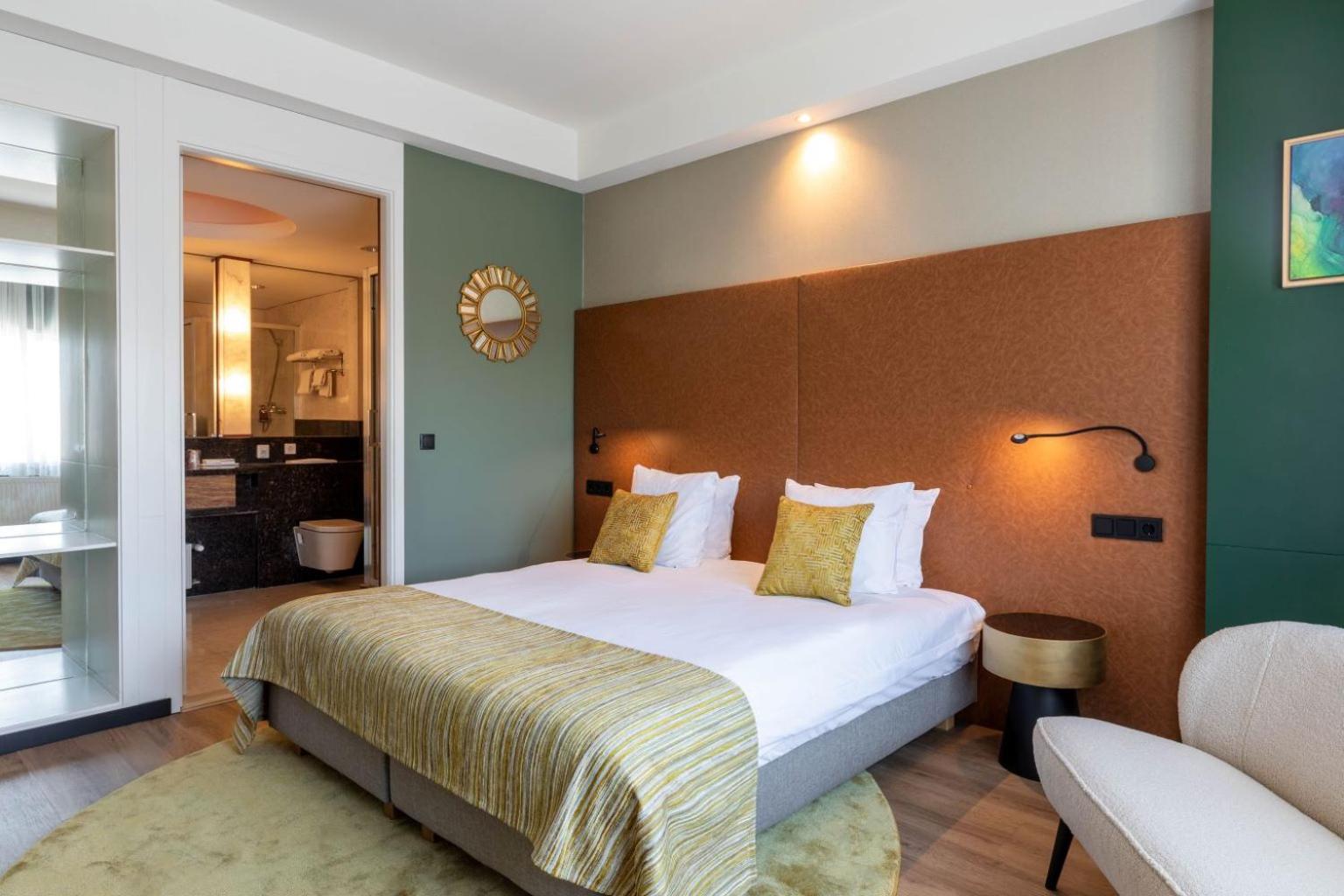 Shanghai Holland 4*