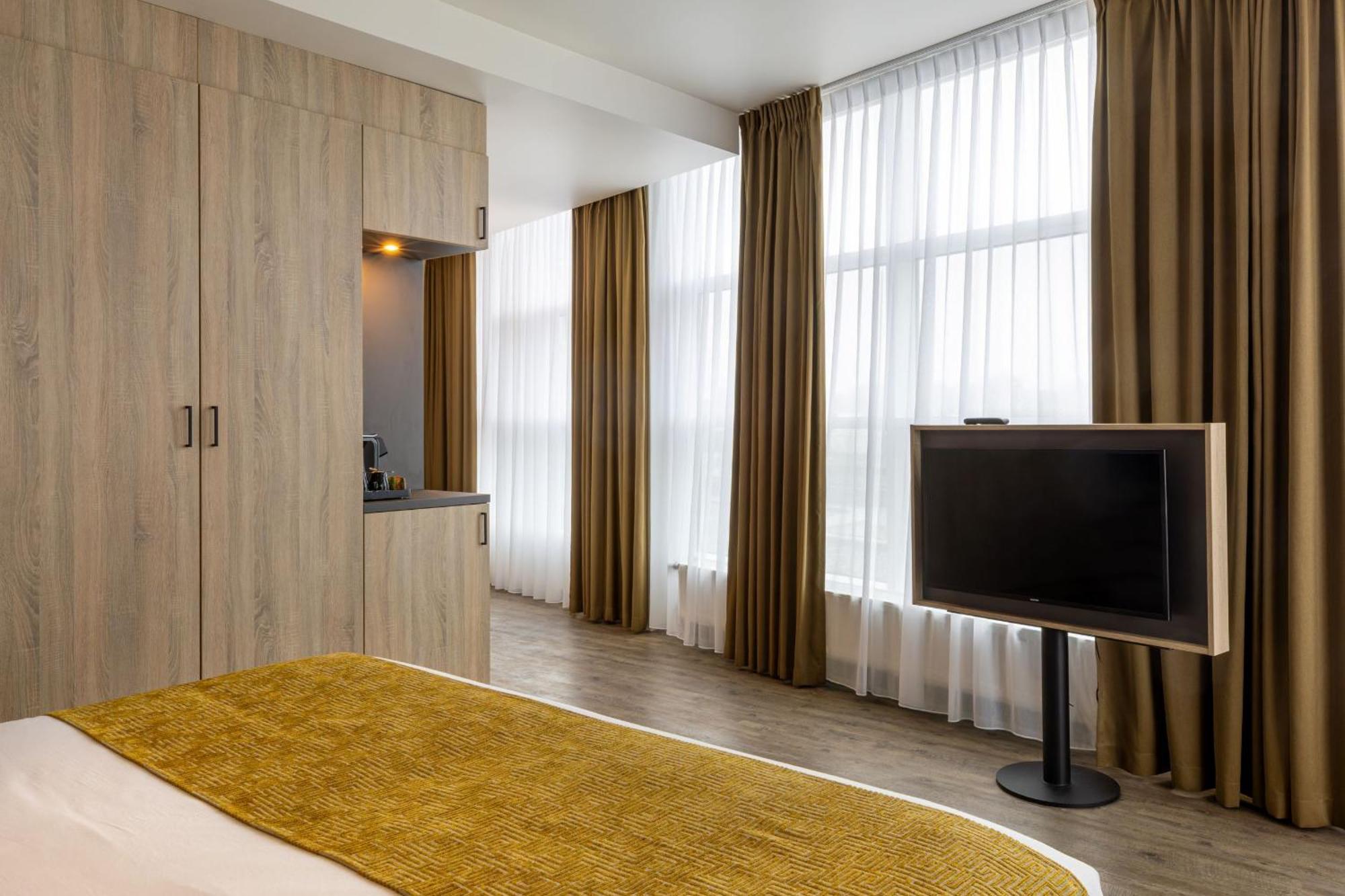 Shanghai Holland Hotel